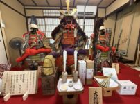 弓矢町　武具飾り
